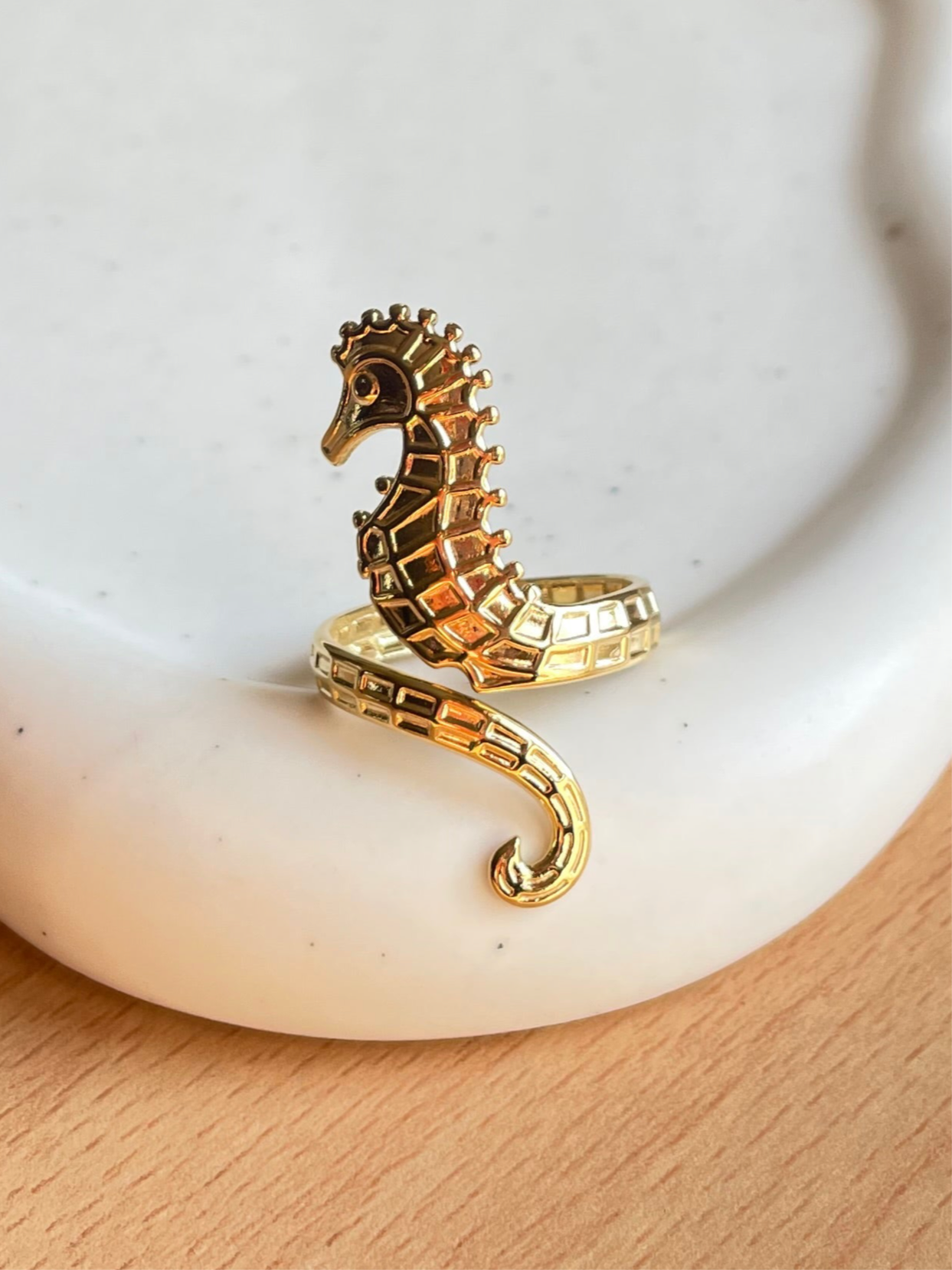 Seahorse Majesty Ring