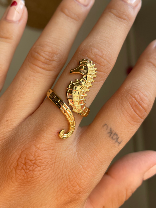 Seahorse Majesty Ring