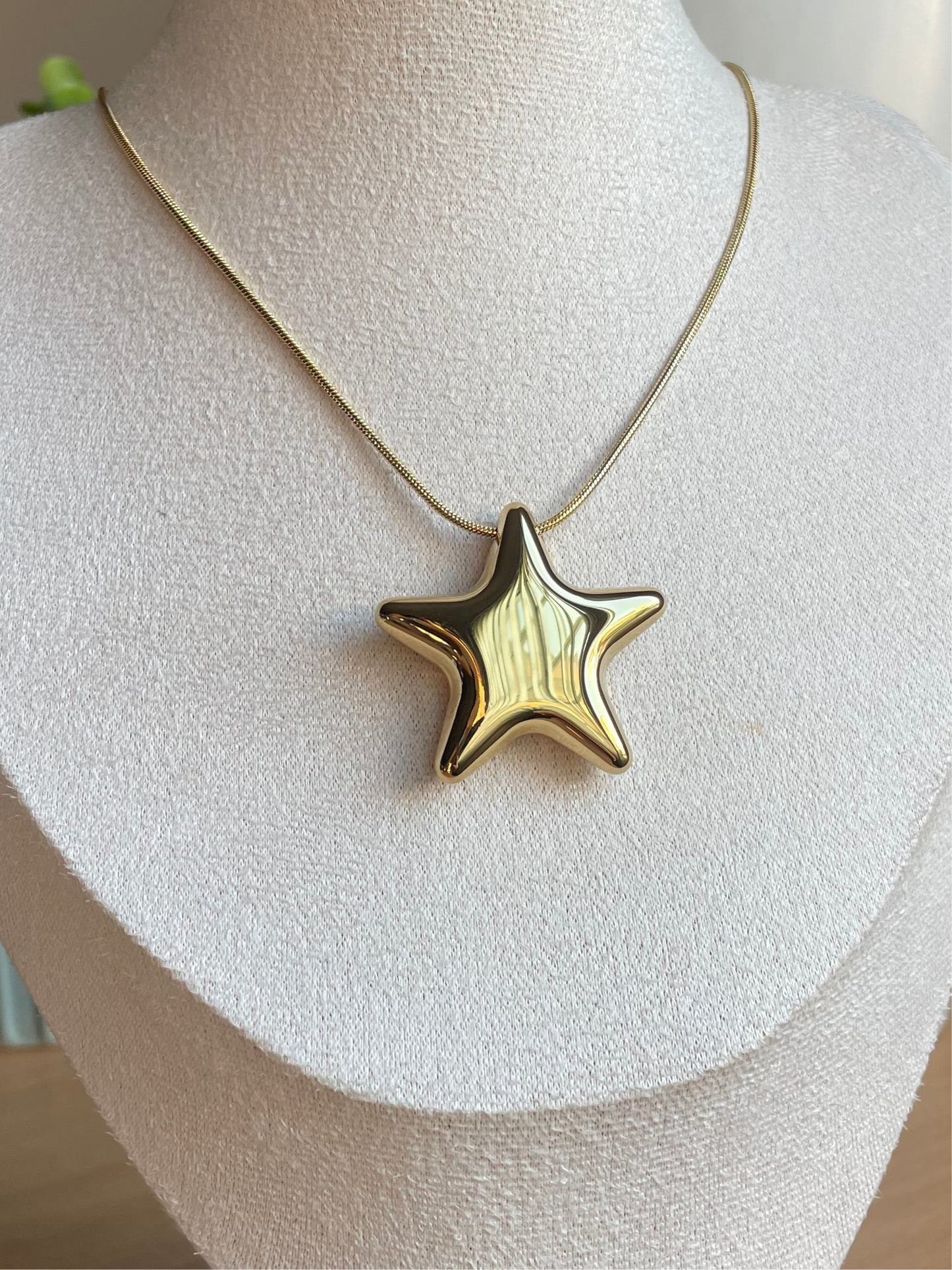 Chunky Gold Star Necklace